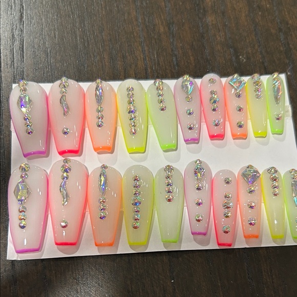 Colorful Rhinestone Embellished False Nails - Picture 4 of 4